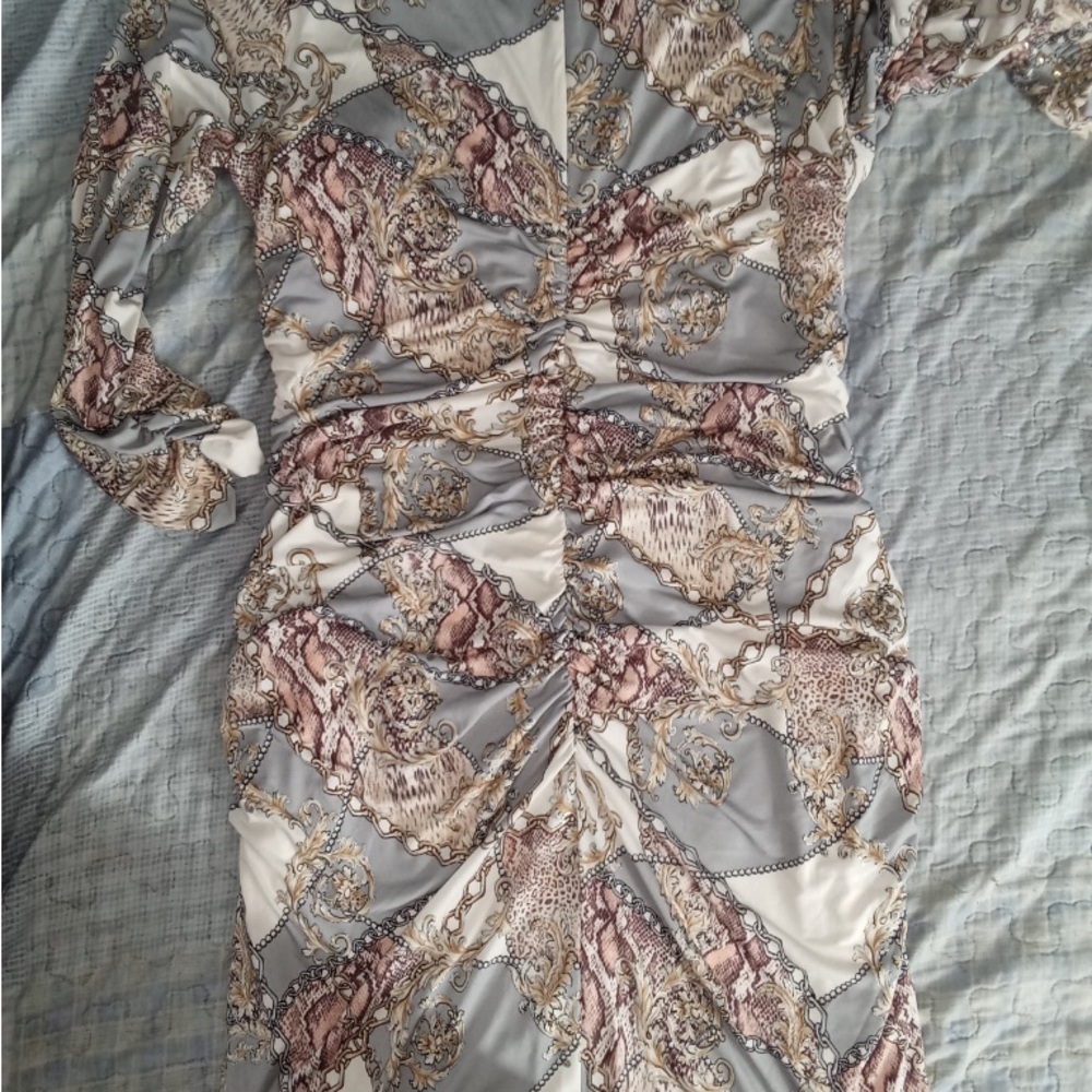 Chic Chain Patterned Dress - Picture 4 of 4